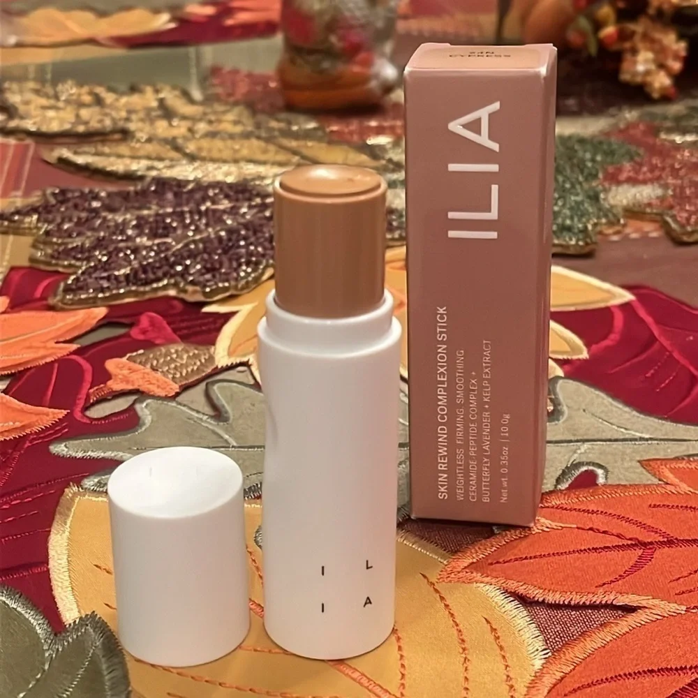 Brand New ILIA Skin Rewind Blurring Foundation and Concealer Complexion Stick